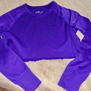 Cropped Nike therma fit sweater